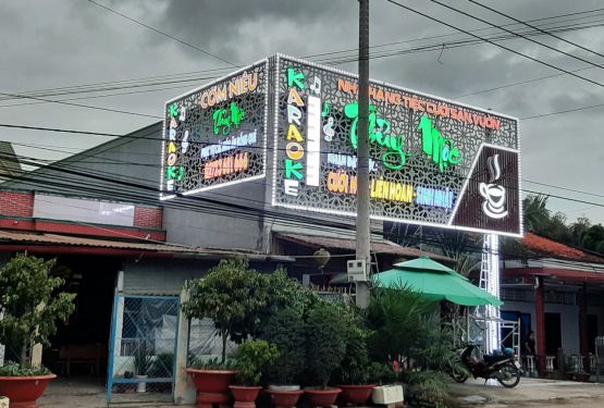 BẢNG HIỆU NHÀ HÀNG TIỆC CƯỚI SÂN VƯỜN THỦY MỘC